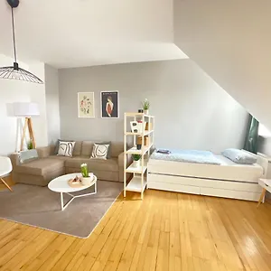 65qm - - Popular Street - Limmerstrasse - Mallibase Apartment